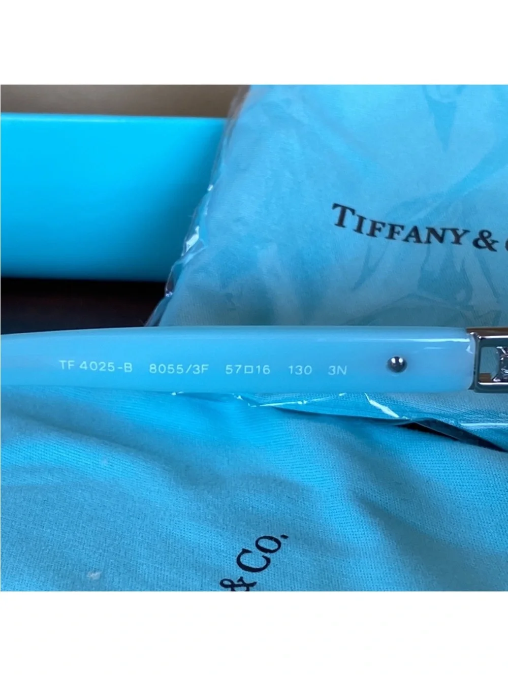 Tiffany & Co. beautiful reposhing